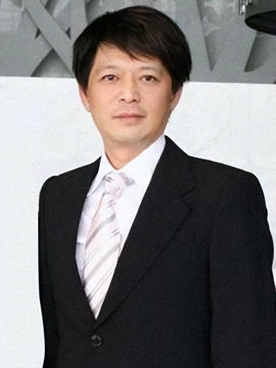 落家族内斗中亏40亿最后败给了红颜祸水九游会·j9网站“一代鞋王”达芙妮没(图12)