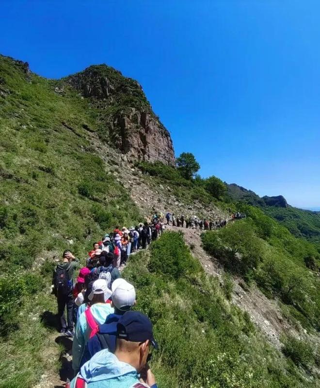 套被一双“臭鞋”抢了风头九游会J9中国中产三件(图4)